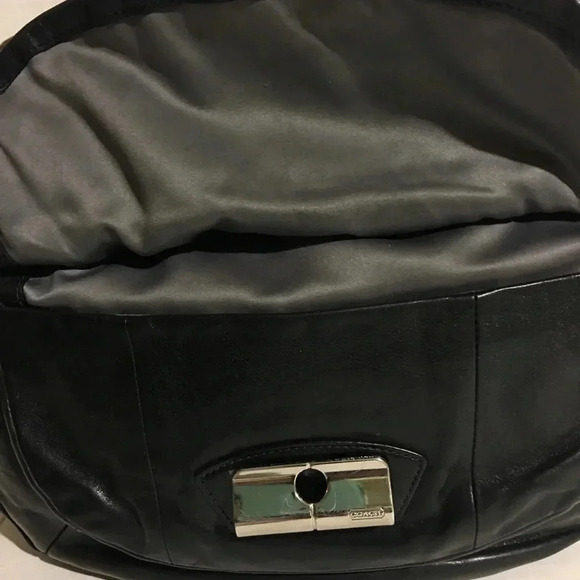 Authentic coach black leather handbag - Picture 7 of 8